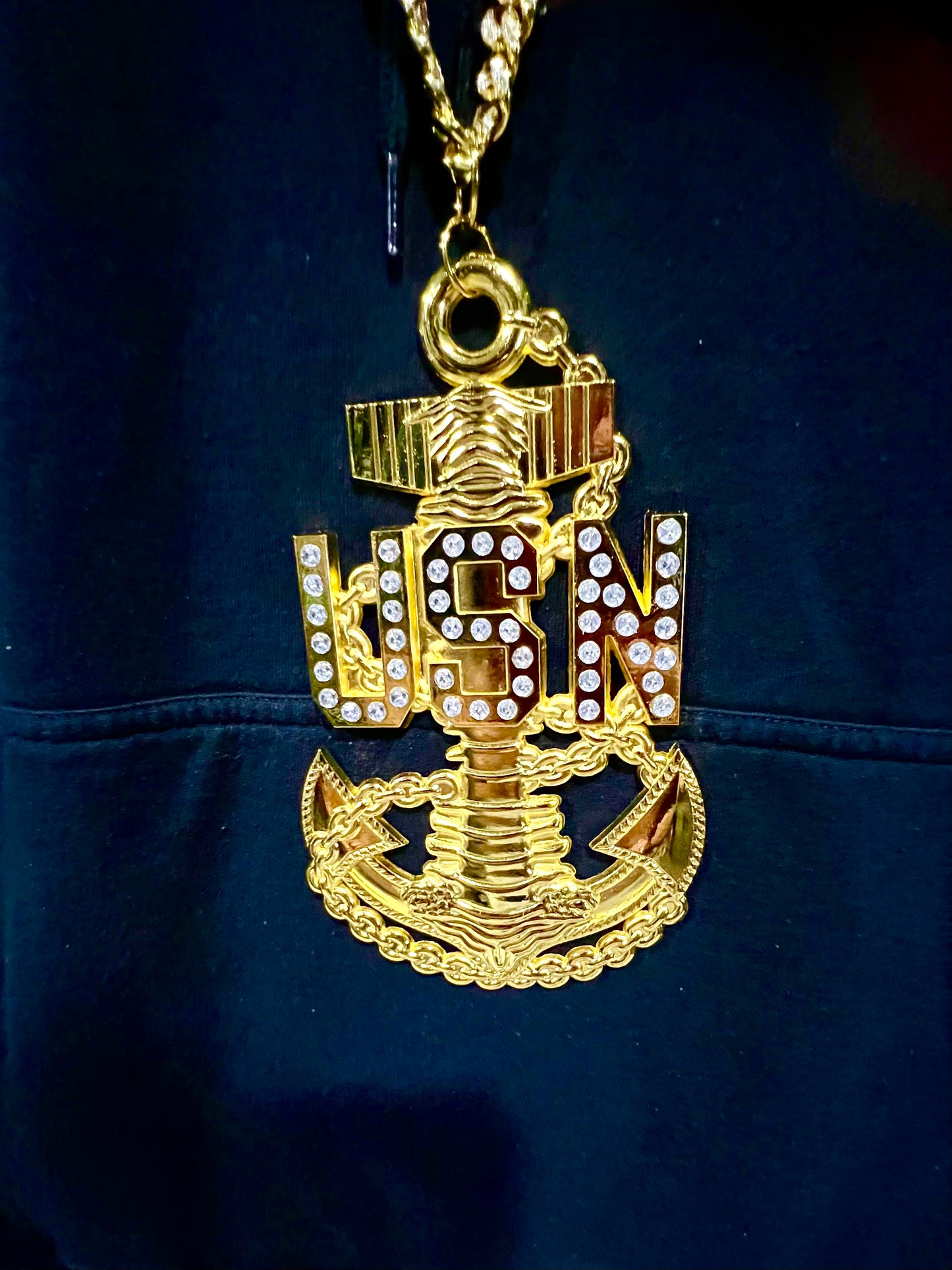 Gold chain with 5 inch anchor